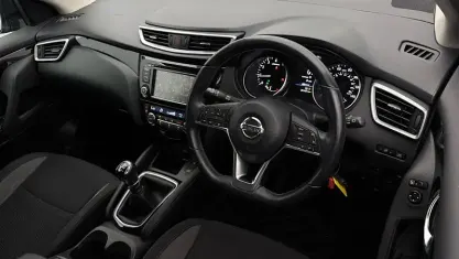 Used Nissan Qashqai Acenta Premium 140 HP (102 kW) 2020 Blue SUV