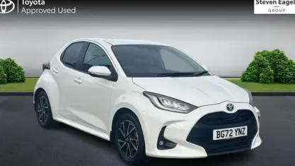 Used Toyota Yaris Design 116 HP (85 kW) 2022 White Hatchback