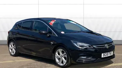 Used Vauxhall Astra SRi 105 HP (77 kW) 2018 Black Hatchback