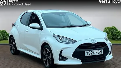 Used Toyota Yaris Hybrid Design 116 HP (85 kW) 2024 White Hatchback