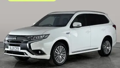 Used Mitsubishi Outlander P-HEV 224 HP (164 kW) 2021 White SUV