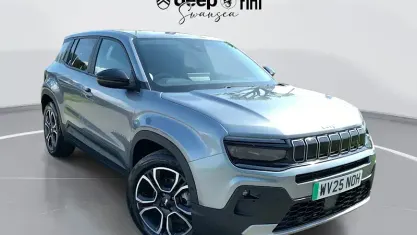 Begagnad Jeep Avenger Summit 114 kW (156 HK) 2024 SUV