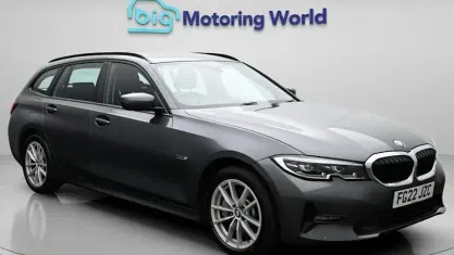 Używany BMW 330e 292 KM (214 kW) 2022 Szary Kombi
