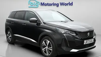 Begagnad Peugeot 5008 Allure+ 131 HK (96 kW) 2023 Svart SUV