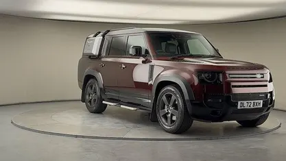 Used Land Rover Defender HSE Dynamic 300 HP (220 kW) 2024 SUV