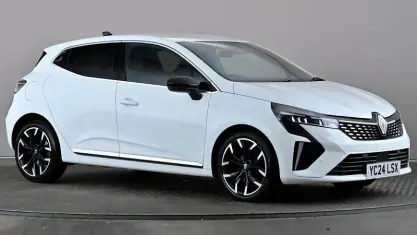 Used Renault Clio Techno 90 HP (66 kW) 2024 White Hatchback