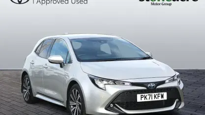 Used Toyota Corolla Design 184 HP (135 kW) 2022 Silver Hatchback