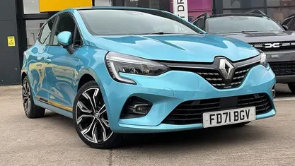 Used Renault Clio V Version S 140 HP (102 kW) 2022 Hatchback