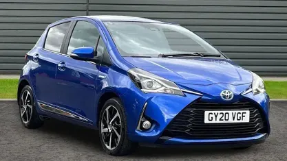 Used Toyota Yaris 101 HP (74 kW) 2020 Blue Hatchback