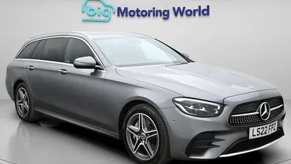 Usado Mercedes E300 AMG line 306 HP (225 kW) 2023 Carrinha