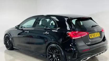 Begagnad Mercedes A200 AMG Line Premium 163 HK (119 kW) 2022 Halvkombi