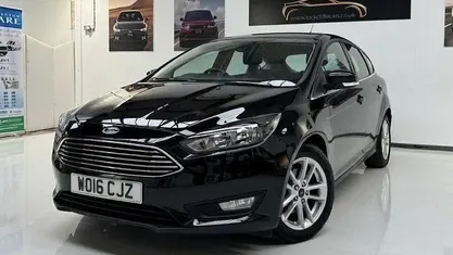Used Ford Focus Zetec 125 HP (91 kW) 2016 Black Hatchback