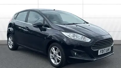 Begagnad Ford Fiesta Zetec 101 HK (74 kW) 2017 Svart Halvkombi