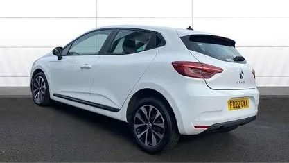 Used Renault Clio V Iconic 90 HP (66 kW) 2022 Hatchback