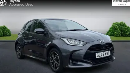 Usado Toyota Yaris Hybrid Design 116 CV (85 kW) 2026 Utilitario