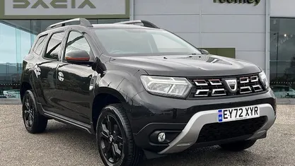 Black Used 2022 Dacia Duster Extreme SUV | £12,995 (Fair price)