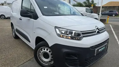 Used Citroën Berlingo PureTech 110 HP (80 kW) 2023 White MPV
