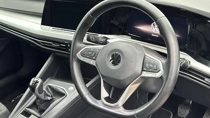 Used VW T-Roc Life 110 HP (80 kW) 2024 SUV