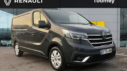 Grey New 2025 Renault Trafic MPV | £24,495 (Fair price)