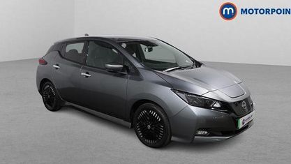 Begagnad Nissan Leaf Tekna 110 kW (150 HK) 2025 Halvkombi