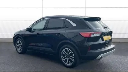 Usado Ford Kuga Titanium 150 HP (110 kW) 2023 Preto SUV