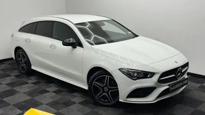 Begagnad Mercedes CLA250e Shooting Brake AMG Line Premium 218 HK (160 kW) 2022 Vit Kombi