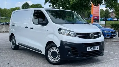 Used Vauxhall Vivaro S 101 HP (74 kW) 2023 White MPV