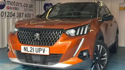 Begagnad Peugeot 2008 Premium 131 HK (96 kW) 2021 Orange SUV