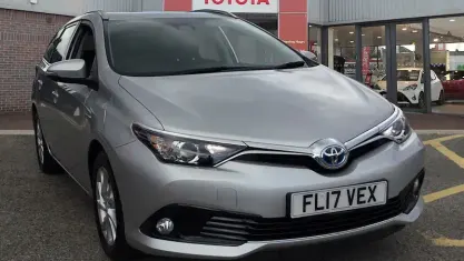 Used Toyota Auris Touring Sports Business Edition 136 HP (100 kW) 2017 Silver Estate