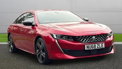 Used Peugeot 508 177 HP (130 kW) 2018 Red Hatchback