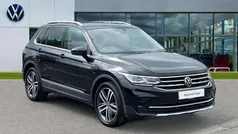Deep black pearl Used 2022 VW Tiguan Elegance SUV | £25,490 (Fair price)