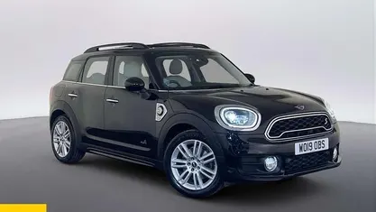 Begagnad Mini Cooper S Exclusive 224 HK (164 kW) 2019 Svart Halvkombi