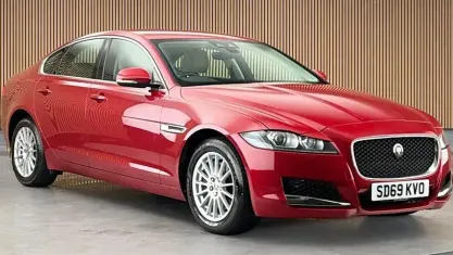 Used Jaguar XF Prestige 250 HP (183 kW) 2020 Red Sedan
