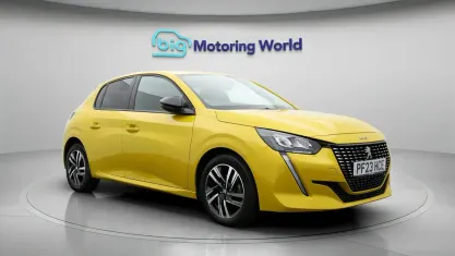 Used Peugeot 208 Active+ 75 HP (55 kW) 2023 Yellow Hatchback