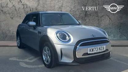 Begagnad Mini Cooper Classic 136 HK (100 kW) 2022 Silver Halvkombi