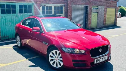 Used Jaguar XE Prestige 163 HP (119 kW) 2017 Red Sedan