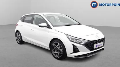 Used Hyundai i20 Premium 101 HP (74 kW) 2025 White Hatchback