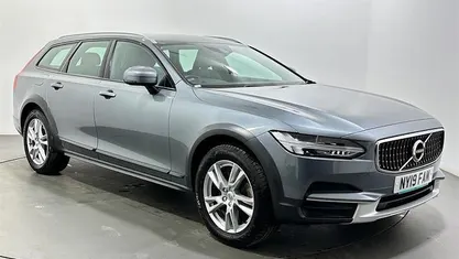 Used Volvo V90 CC 250 HP (183 kW) 2019 Estate