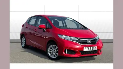 Used Honda Jazz SE 102 HP (75 kW) 2018 Red Hatchback