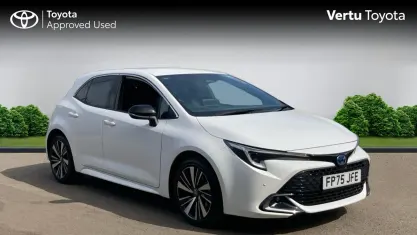 Used Toyota Corolla Design 140 HP (102 kW) 2025 White Hatchback