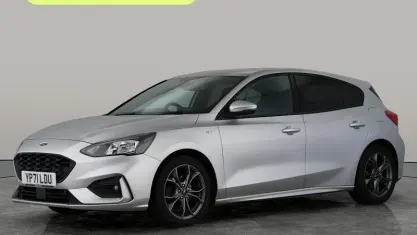 Gebraucht Ford Focus ST-Line 125 PS (91 kW) 2021 Silber Kleinwagen