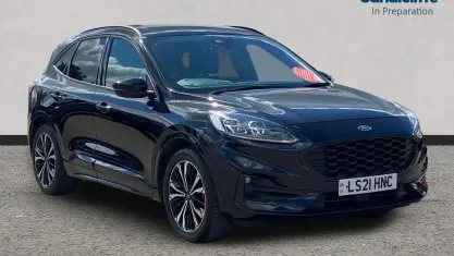 Usado Ford Kuga ST-Line X 120 HP (88 kW) 2021 Preto SUV
