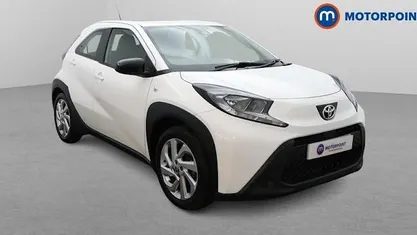 Used Toyota Aygo X PURE 72 HP (52 kW) 2025 SUV