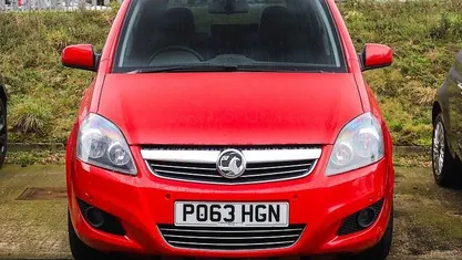 Used Vauxhall Zafira Design Edition 110 HP (80 kW) 2013 Red MPV