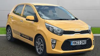 Second-hand Kia Picanto 67 CP (49 kW) 2023 Galben Hatchback