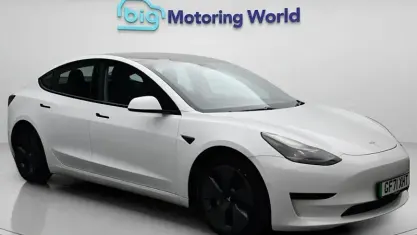 Used Tesla Model 3 Standard Range Plus 222 kW (302 HP) 2021 White Sedan