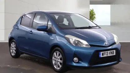 Used Toyota Yaris T4 101 HP (74 kW) 2013 Blue Hatchback