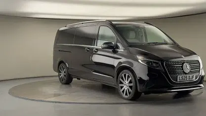 Used Mercedes V220 Premium 163 HP (119 kW) 2025 Obsidian black MPV