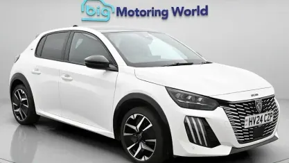 Used Peugeot 208 GT 102 HP (75 kW) 2024 White Hatchback