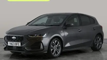 Begagnad Ford Focus ST-Line 125 HK (91 kW) 2023 Grå Halvkombi
